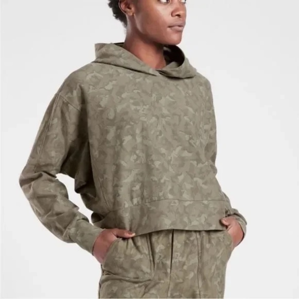 Athleta Farallon Camo Cropped Hoodie